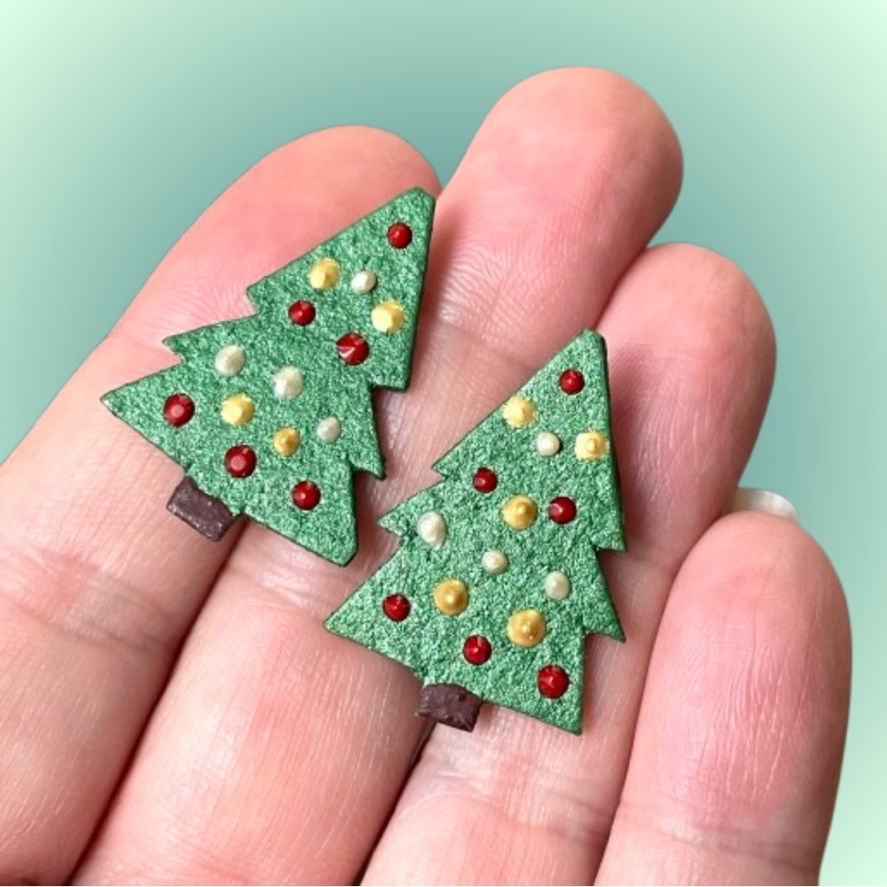 Vintage Christmas tree clip earrings festive kitsch Xmas unmarked